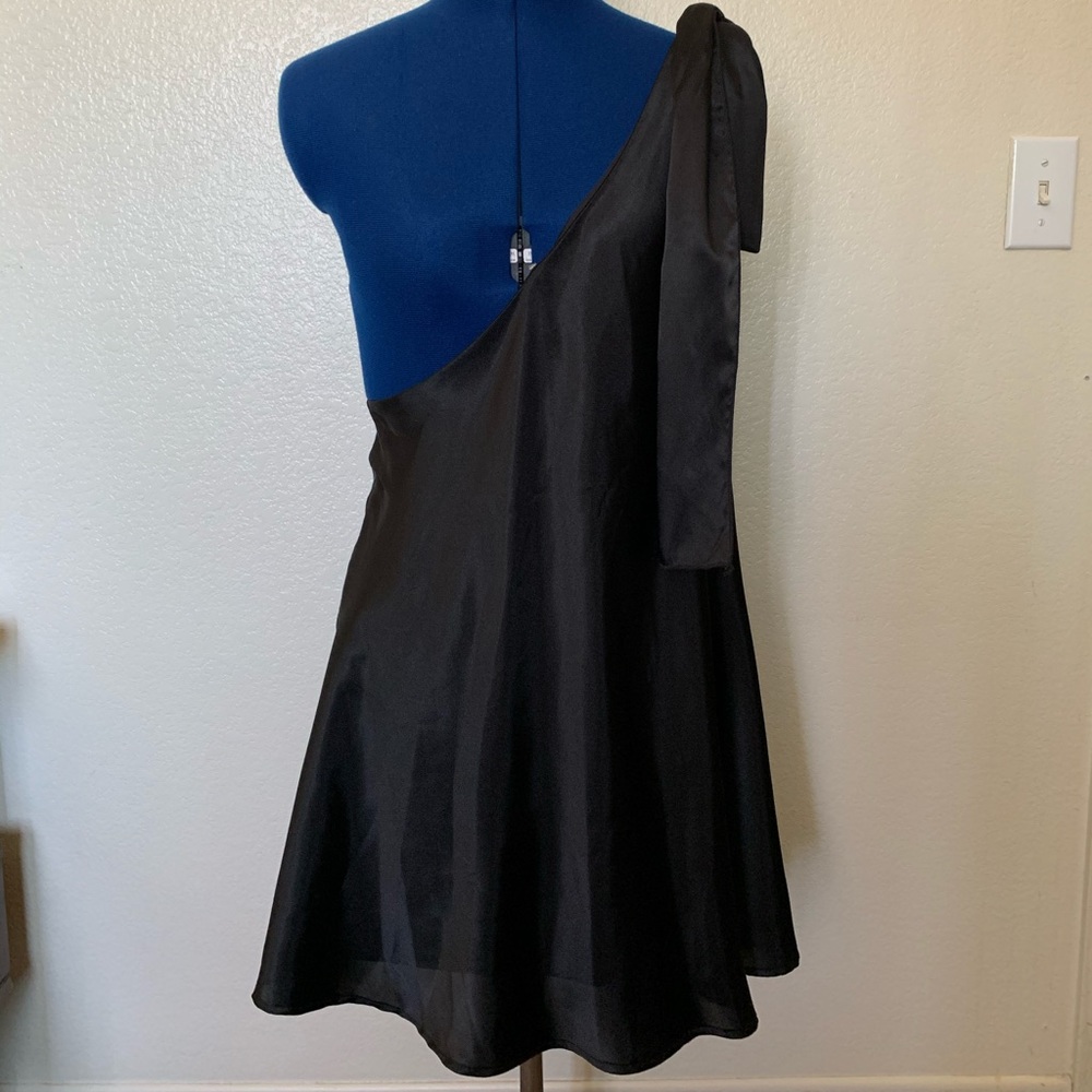 3/$50 Romeo  & Juliet Couture Neiman Marcus M 176 - Picture 9 of 10